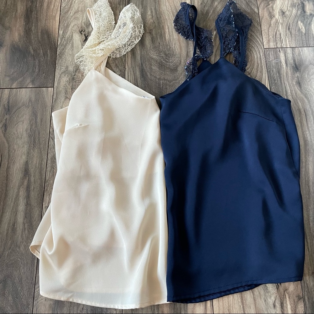 Bundle of two NSR tops size L